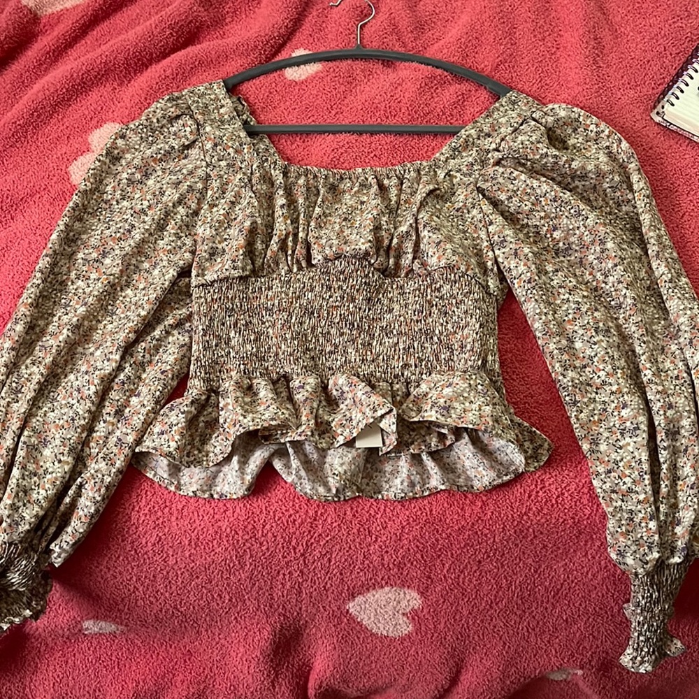 cropped floral ruffled long sleeve top